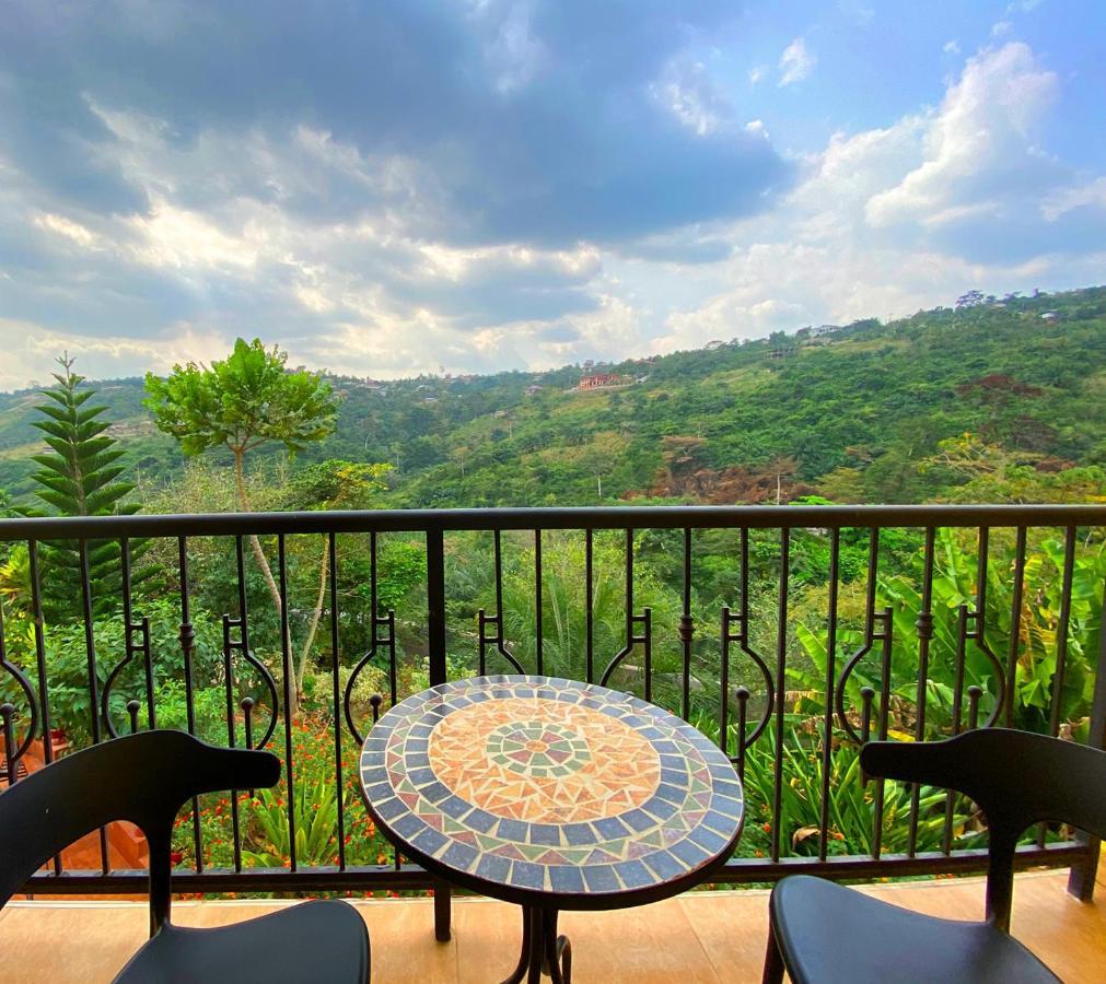 Cactus Creek Hotel Aburi Ngoại thất bức ảnh