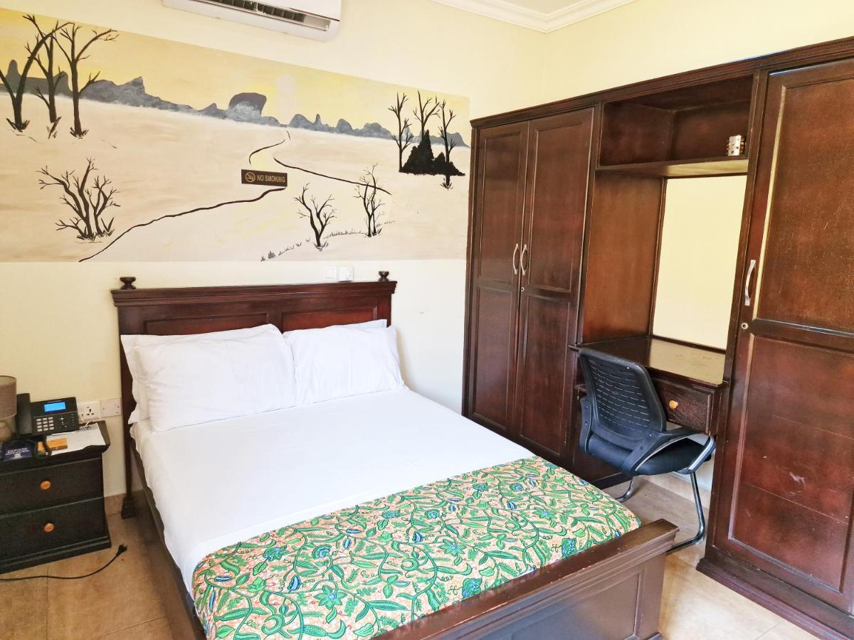 Cactus Creek Hotel Aburi Ngoại thất bức ảnh