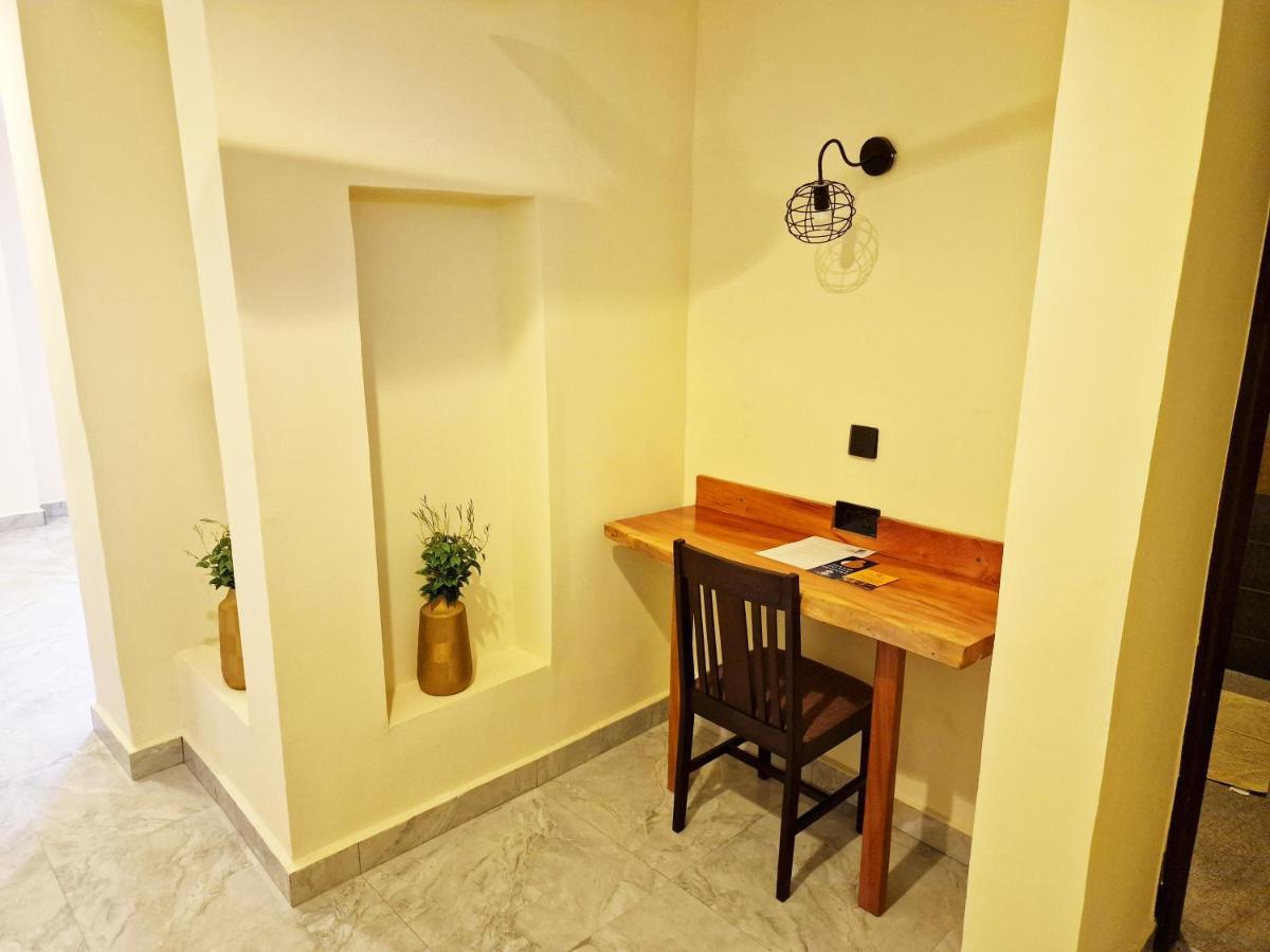 Cactus Creek Hotel Aburi Ngoại thất bức ảnh
