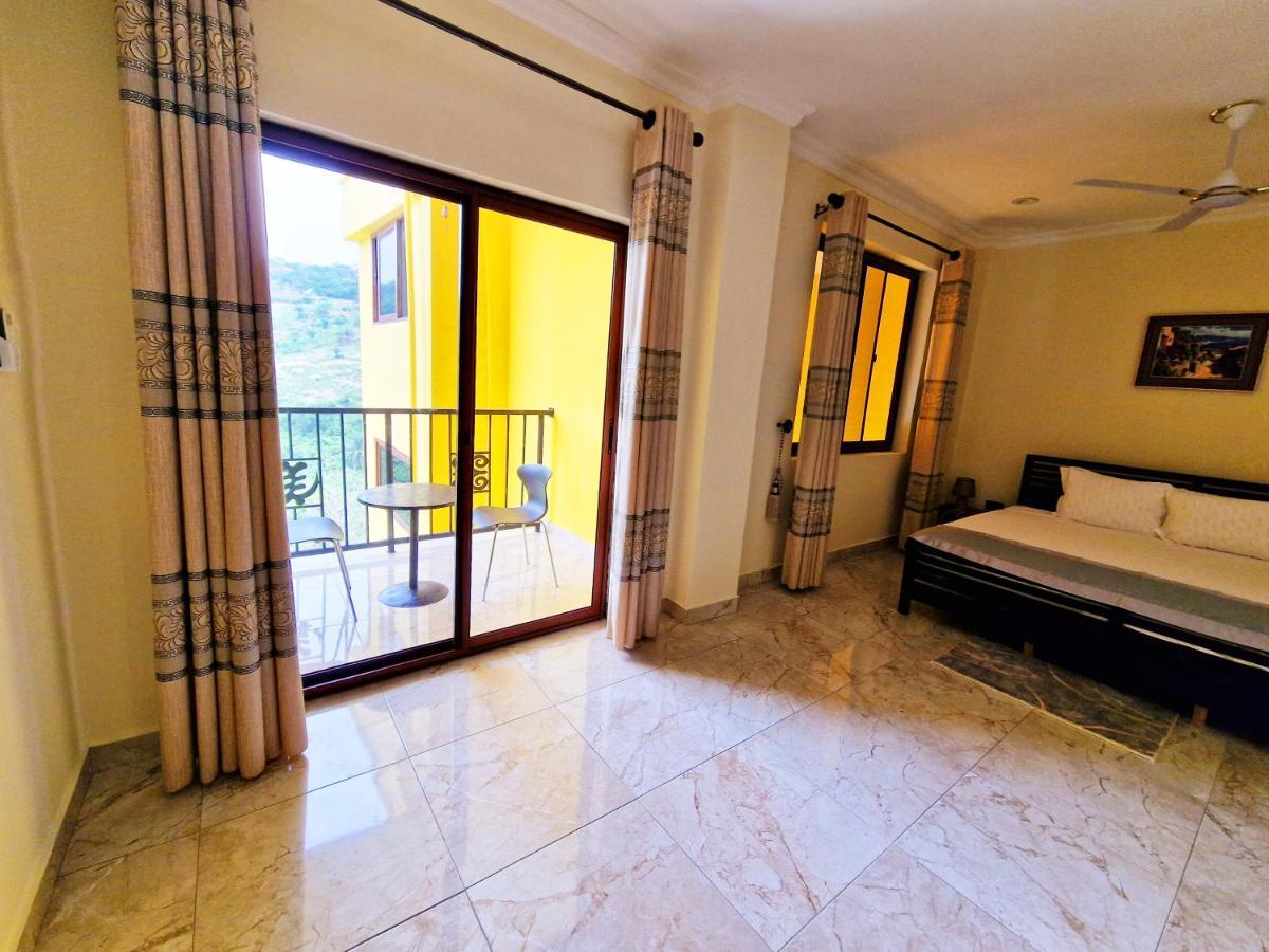 Cactus Creek Hotel Aburi Ngoại thất bức ảnh